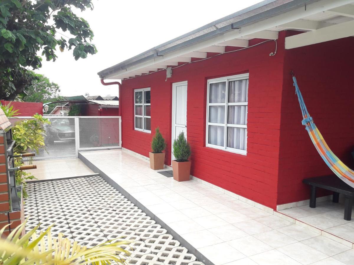 En Familia Vila Puerto Iguazú Exterior foto